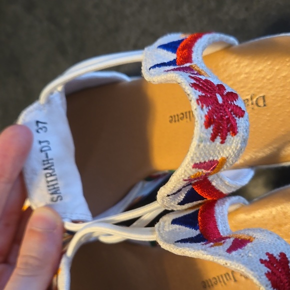 Django & Juliette Sahirah Wedges Size 37R - Picture 5 of 6